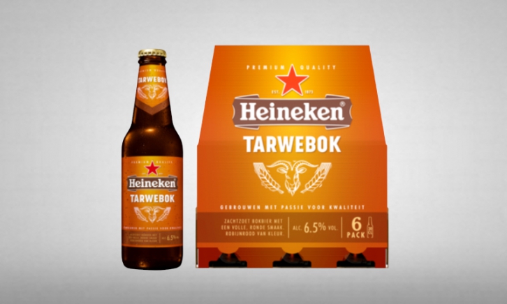 Heineken Tarwebok flesje en sixpack op een grijze achtergrond